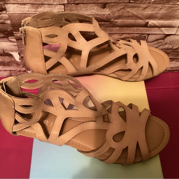 Esprit Women's Tan Sandals 8.5M - Picture 5 of 7